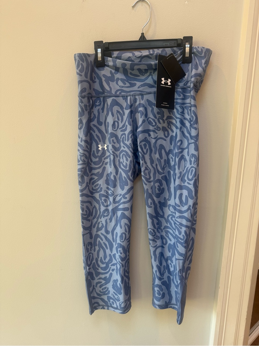 NWT Under Armour Womens High Rise Compression Capri Leggings size Large